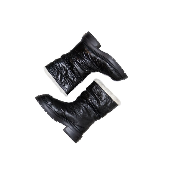 Chanel Black Crackled Patent Leather Shearling-Lined Winter Boots – Size 36.5 C - Picture 6 of 11